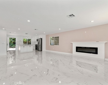24541 Penfield - Photo Thumbnail 5