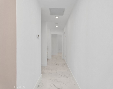 24541 Penfield - Photo Thumbnail 8