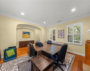 52 Winding Way - Photo Thumbnail 3