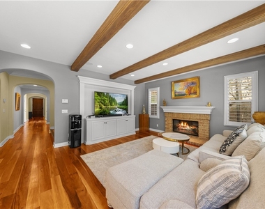 52 Winding Way - Photo Thumbnail 8