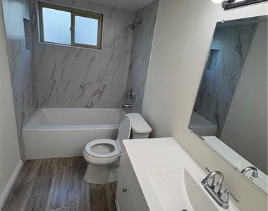 1330 W Lambert - Photo Thumbnail 3