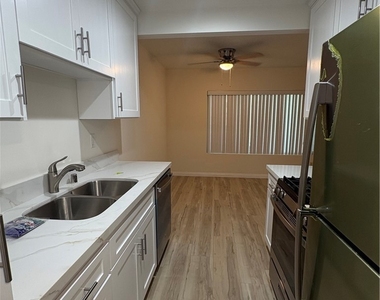 1330 W Lambert - Photo Thumbnail 2