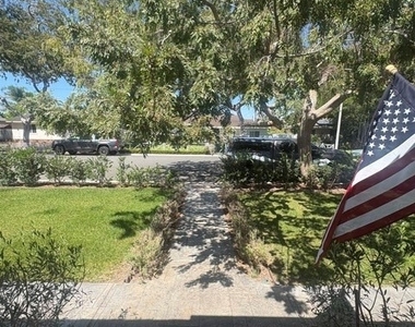 223 Lillian - Photo Thumbnail 18
