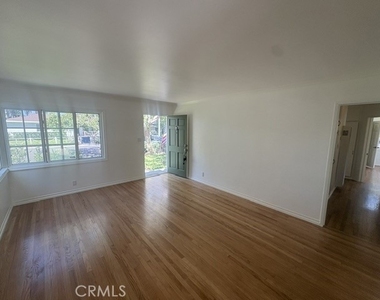 223 Lillian - Photo Thumbnail 7
