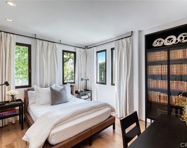 269 Emerald Bay - Photo Thumbnail 14