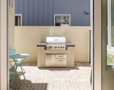 512 Avocado Avenue - Photo Thumbnail 6