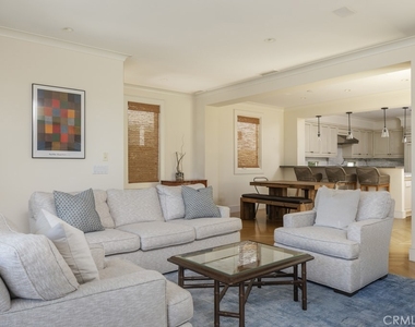512 Avocado Avenue - Photo Thumbnail 3