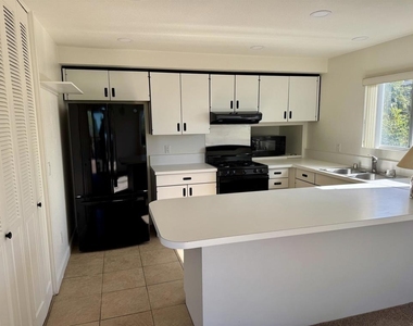 2511 El Amigo Rd - Photo Thumbnail 4