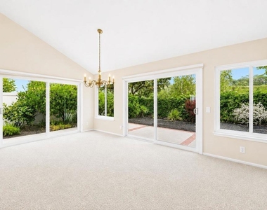 726 Santa Rufina Drive - Photo Thumbnail 13
