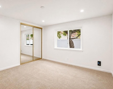726 Santa Rufina Drive - Photo Thumbnail 16