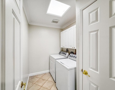 285 Casitas Bulevar - Photo Thumbnail 25