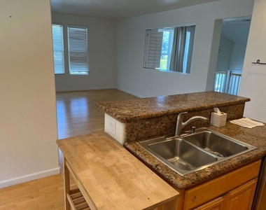 11 Royal Oak Court - Photo Thumbnail 1