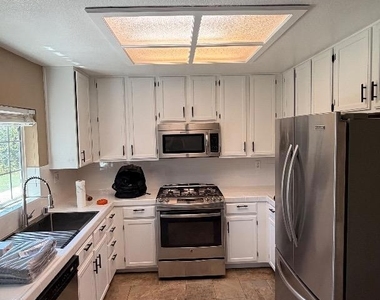 3181 Calzar Drive - Photo Thumbnail 6