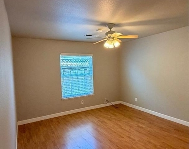 3181 Calzar Drive - Photo Thumbnail 15