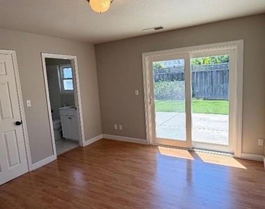 3181 Calzar Drive - Photo Thumbnail 14