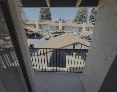 1662 Parkside Drive - Photo Thumbnail 14