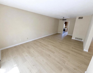 1662 Parkside Drive - Photo Thumbnail 3