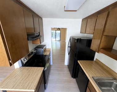 1662 Parkside Drive - Photo Thumbnail 19