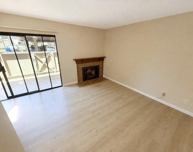 1662 Parkside Drive - Photo Thumbnail 4