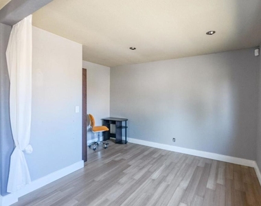 32811 Palmdale Court - Photo Thumbnail 20