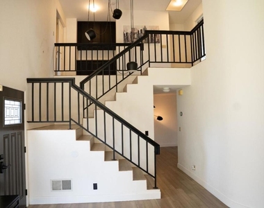 32811 Palmdale Court - Photo Thumbnail 12