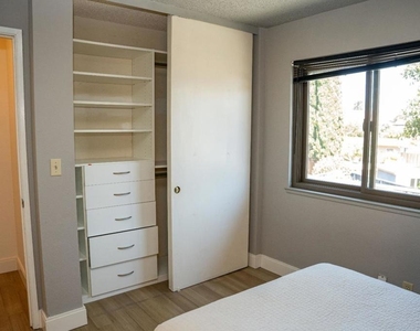 32811 Palmdale Court - Photo Thumbnail 15