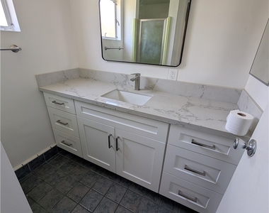 1400 Lynoak Dr - Photo Thumbnail 5