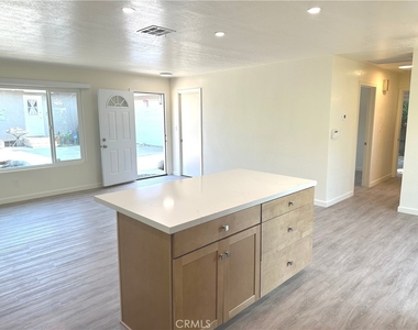 24450 University Avenue - Photo Thumbnail 7
