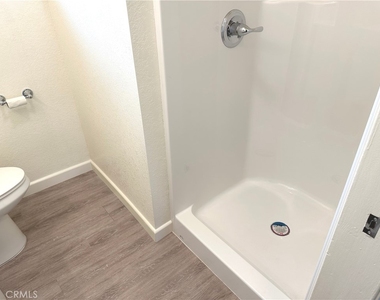 24450 University Avenue - Photo Thumbnail 12