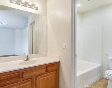 1555 Orange Avenue - Photo Thumbnail 12