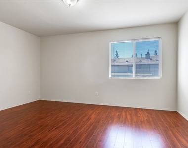 1555 Orange Avenue - Photo Thumbnail 9