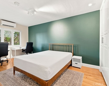 1615 N Laurel Avenue - Photo Thumbnail 15