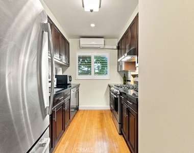 1615 N Laurel Avenue - Photo Thumbnail 13
