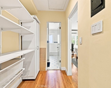 1615 N Laurel Avenue - Photo Thumbnail 14