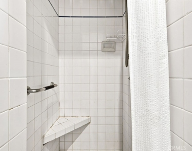 1615 N Laurel Avenue - Photo Thumbnail 19