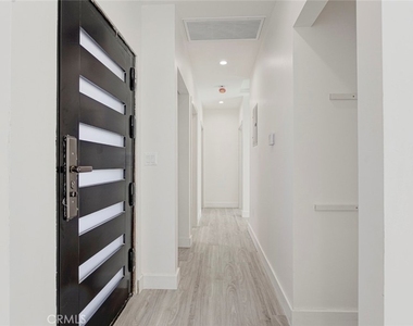 7856 Kyle St - Photo Thumbnail 5