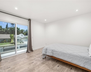 4630 Cedros Avenue - Photo Thumbnail 25