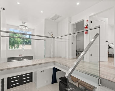 4630 Cedros Avenue - Photo Thumbnail 40