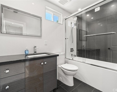 4630 Cedros Avenue - Photo Thumbnail 38