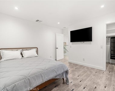 4630 Cedros Avenue - Photo Thumbnail 26