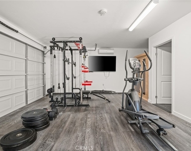 4630 Cedros Avenue - Photo Thumbnail 45