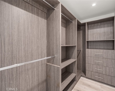 4630 Cedros Avenue - Photo Thumbnail 29