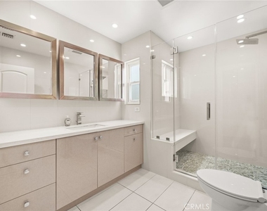 4630 Cedros Avenue - Photo Thumbnail 33