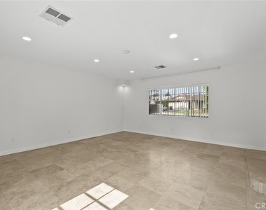 8440 Oakdale Avenue - Photo Thumbnail 5