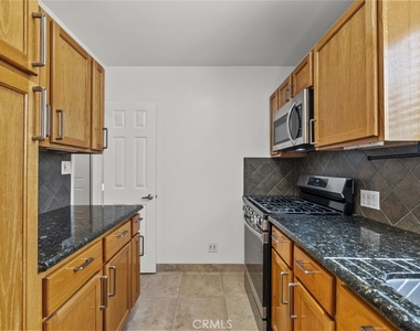 8440 Oakdale Avenue - Photo Thumbnail 9