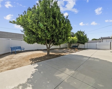 8440 Oakdale Avenue - Photo Thumbnail 13