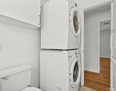 8440 Oakdale Avenue - Photo Thumbnail 21