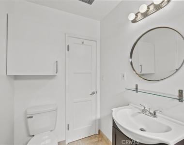 8440 Oakdale Avenue - Photo Thumbnail 23