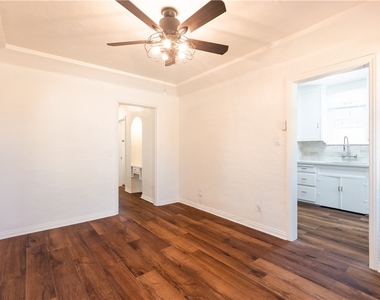 8930 S Hobart Blvd - Photo Thumbnail 6