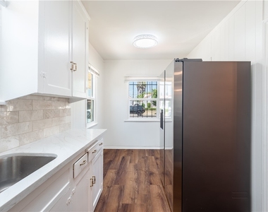 8930 S Hobart Blvd - Photo Thumbnail 8